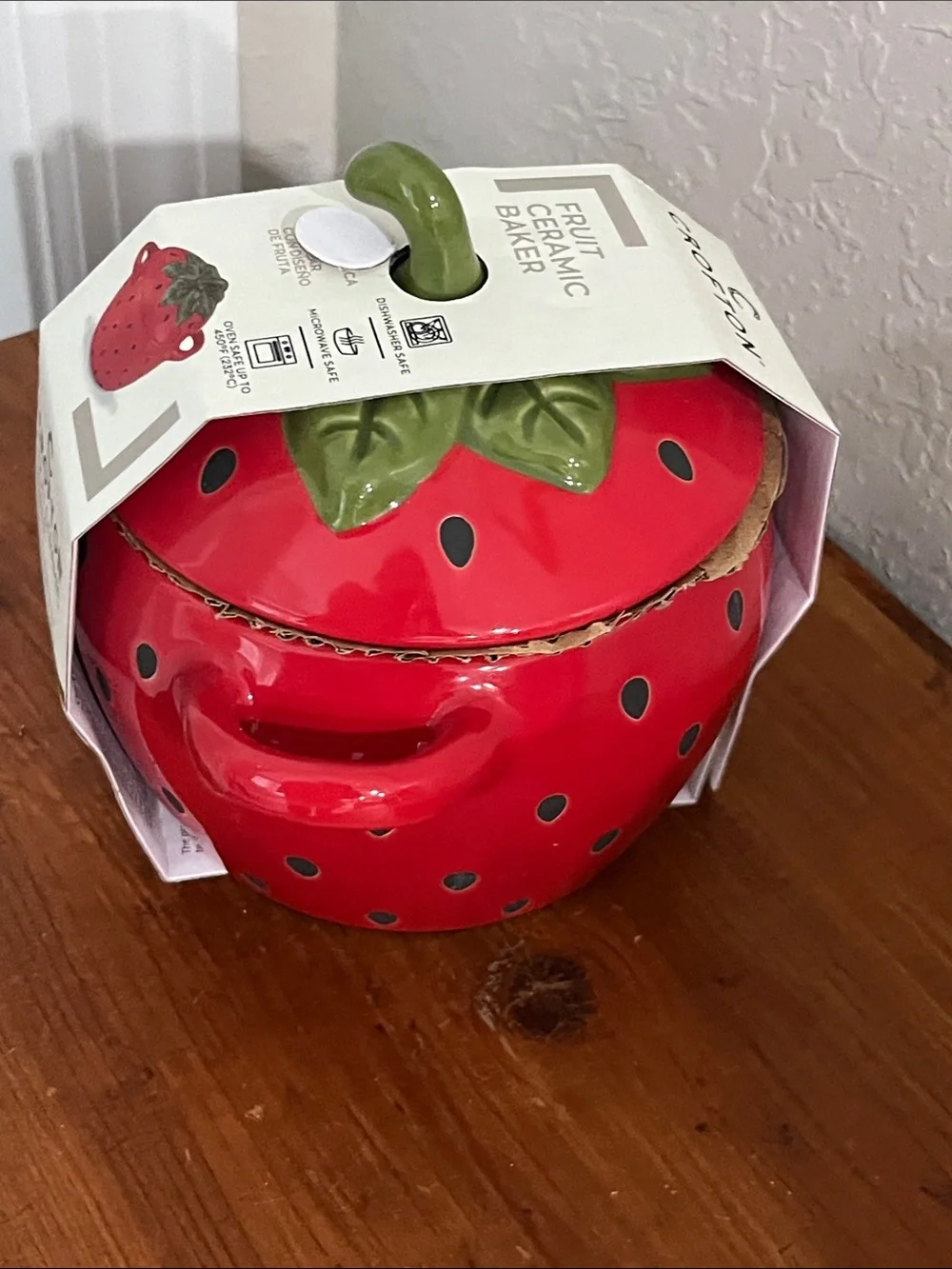 Ceramic Strawberry Baker Enamel finish by Crofton Oven to Table